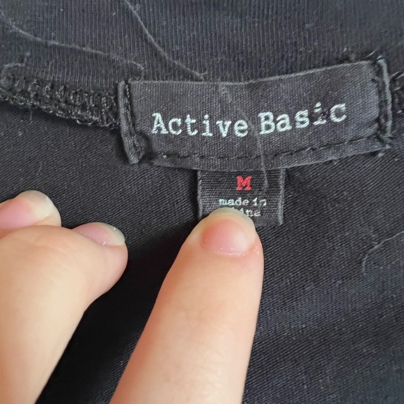 Active Basic Medium Black tshirt, Short sleeves, Worn a few times - Picture 3 of 3